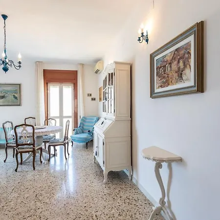 Lido Piccolo Vista Mare Con Garage - Apulia