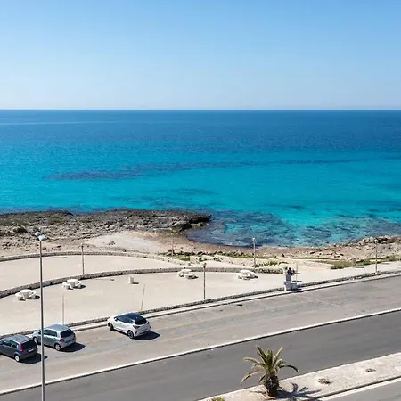 Lido Piccolo Vista Mare Con Garage - Apulia גאליפולי