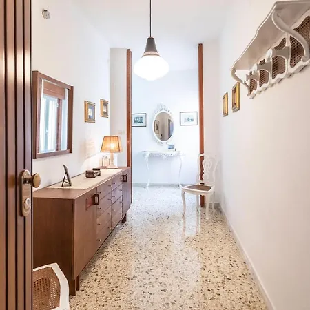 Lido Piccolo Vista Mare Con Garage - Apulia