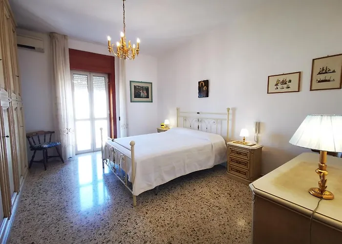 Lido Piccolo Vista Mare Con Garage - Apulia * Галлиполи