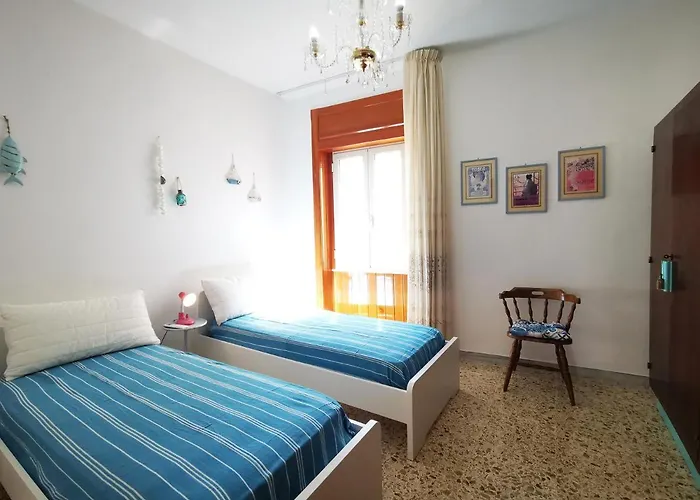 Lido Piccolo Vista Mare Con Garage - Apulia * Галлиполи