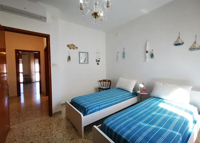 Lido Piccolo Vista Mare Con Garage - Apulia *